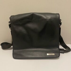 Bose SoundDock Black Zip Carrying Portable Travel Case with Shoulder Strap EUC